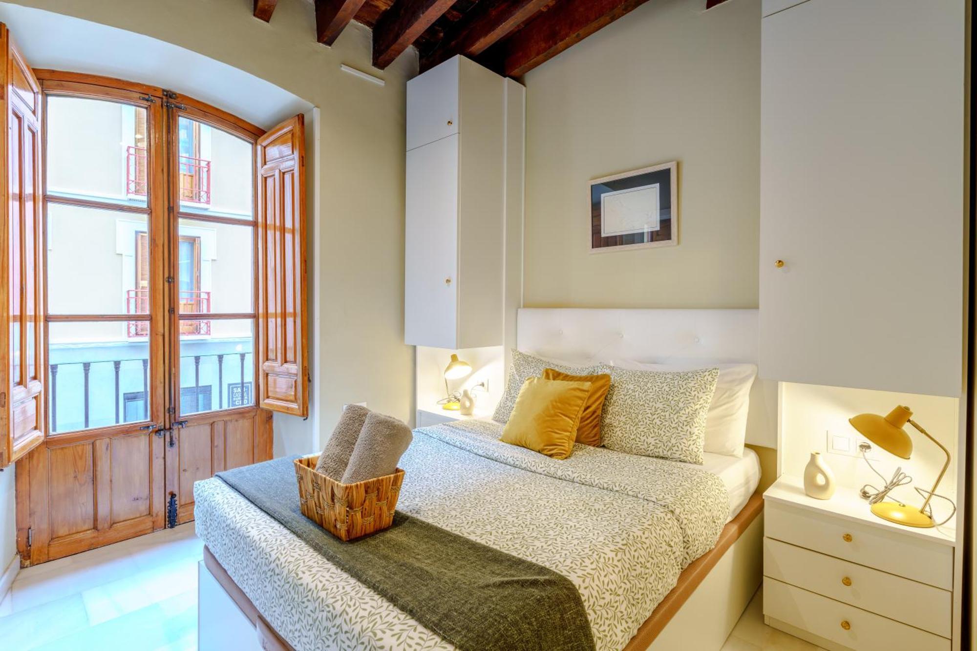 Апартаменты Aile Granada - Hostatel Экстерьер фото